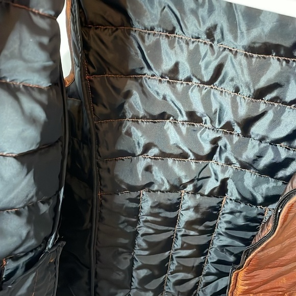 Relativity Brand ~ Lightweight and Warm Zip Up Shiny Vest - Picture 10 of 11